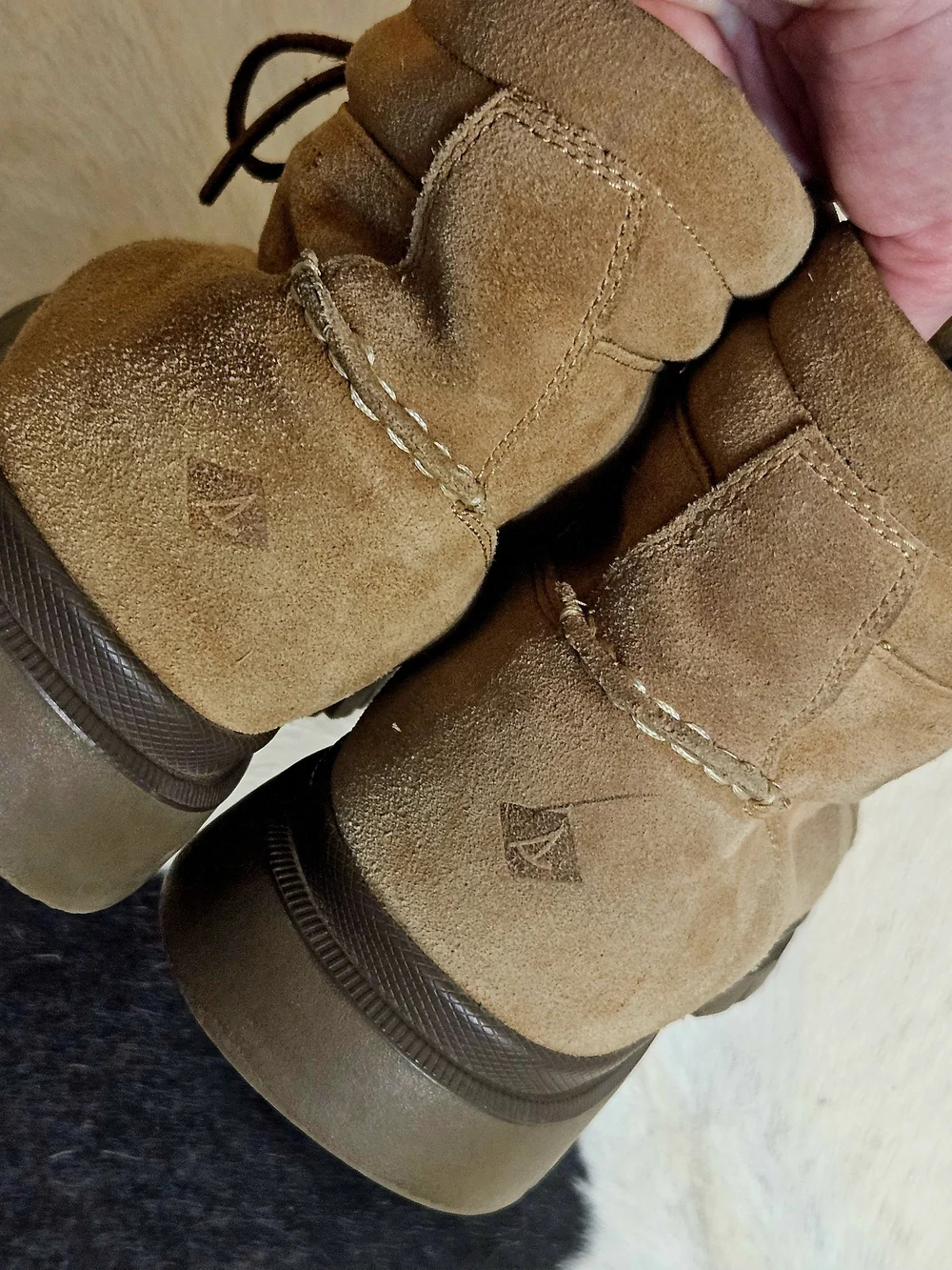 Sperry tan suede